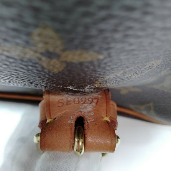 Louis Vuitton Gibeciere GM shoulder bag - Picture 9 of 12